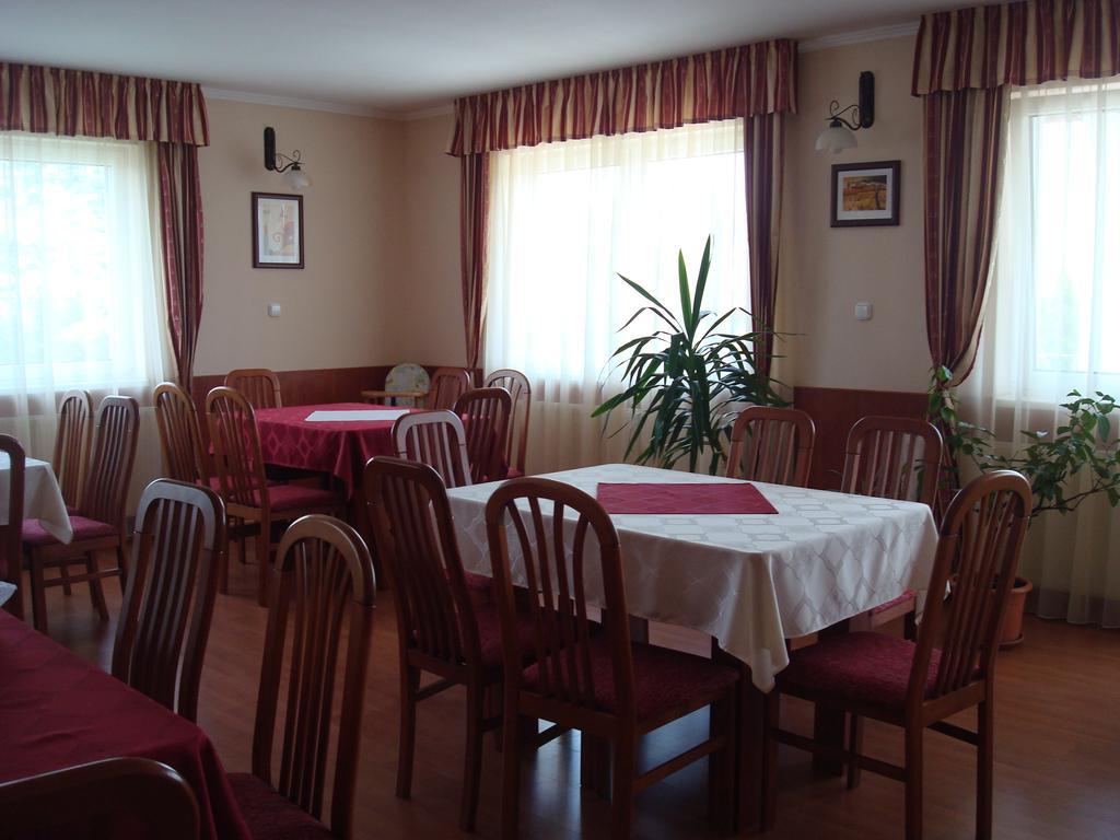 Major Hotel Es Paloc Apartmanhaz Szécsény Buitenkant foto