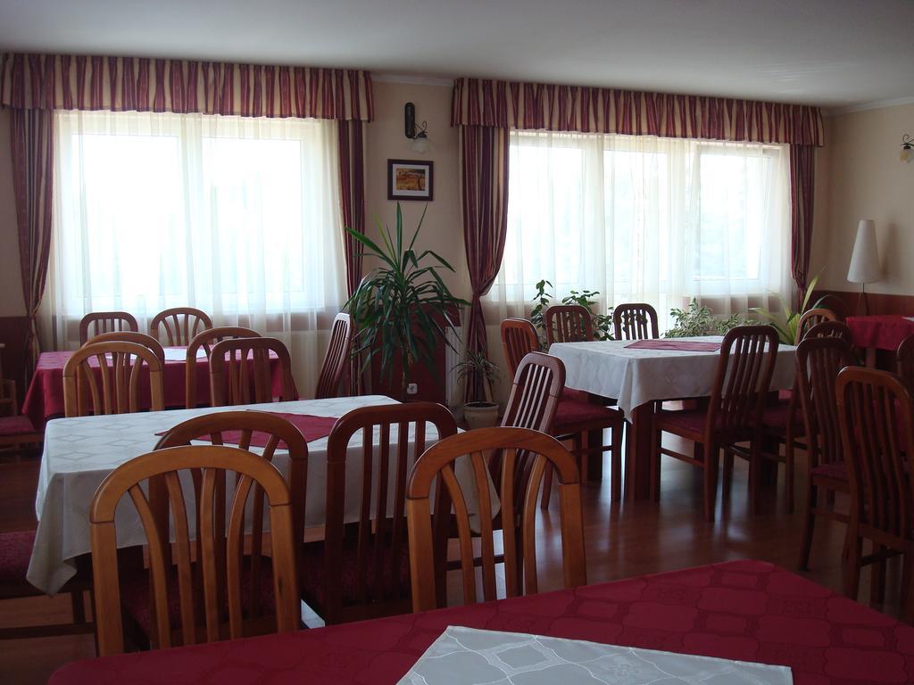 Major Hotel Es Paloc Apartmanhaz Szécsény Buitenkant foto