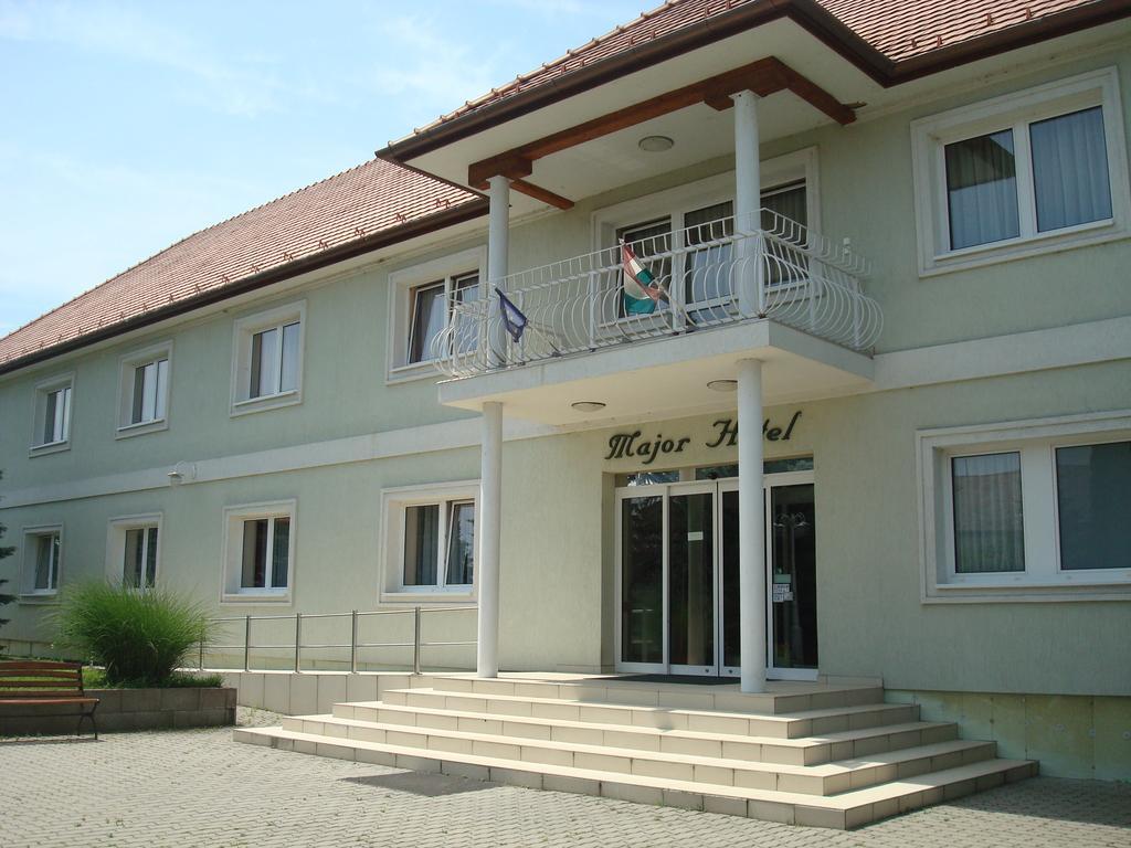 Major Hotel Es Paloc Apartmanhaz Szécsény Buitenkant foto